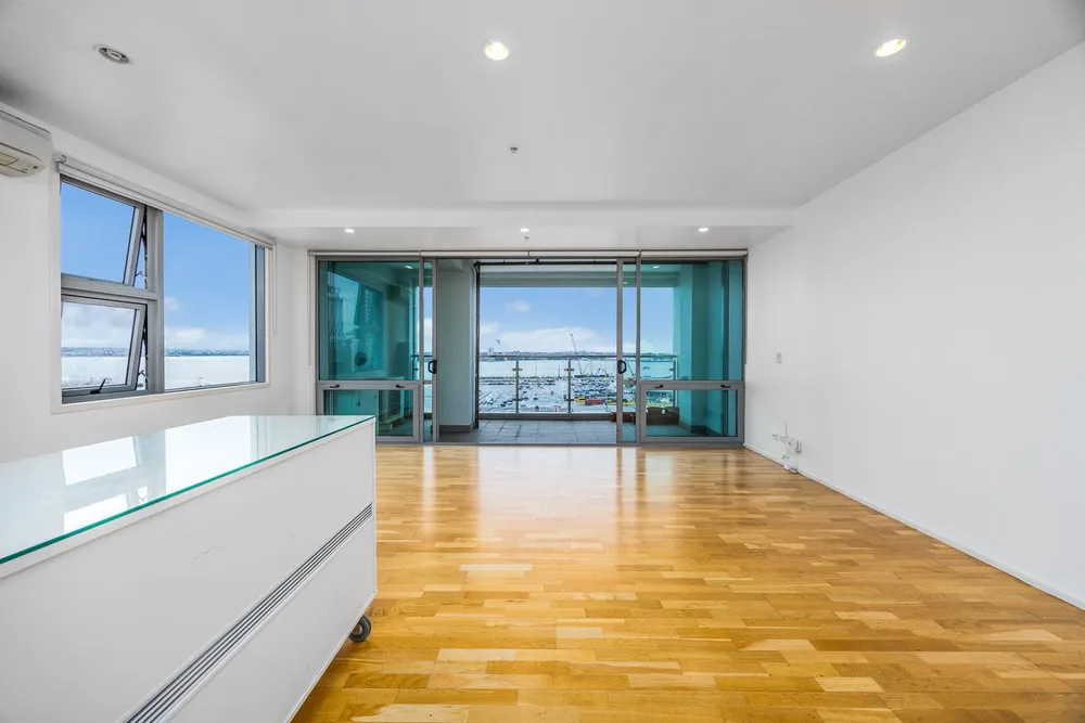 Photos of 1401/30 Beach Road