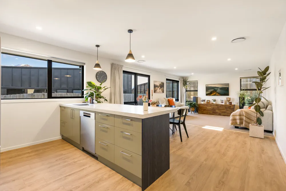 Photos of 70 Kirimoko Crescent
