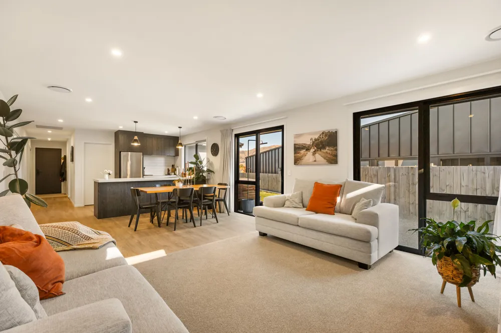 Photos of 70 Kirimoko Crescent