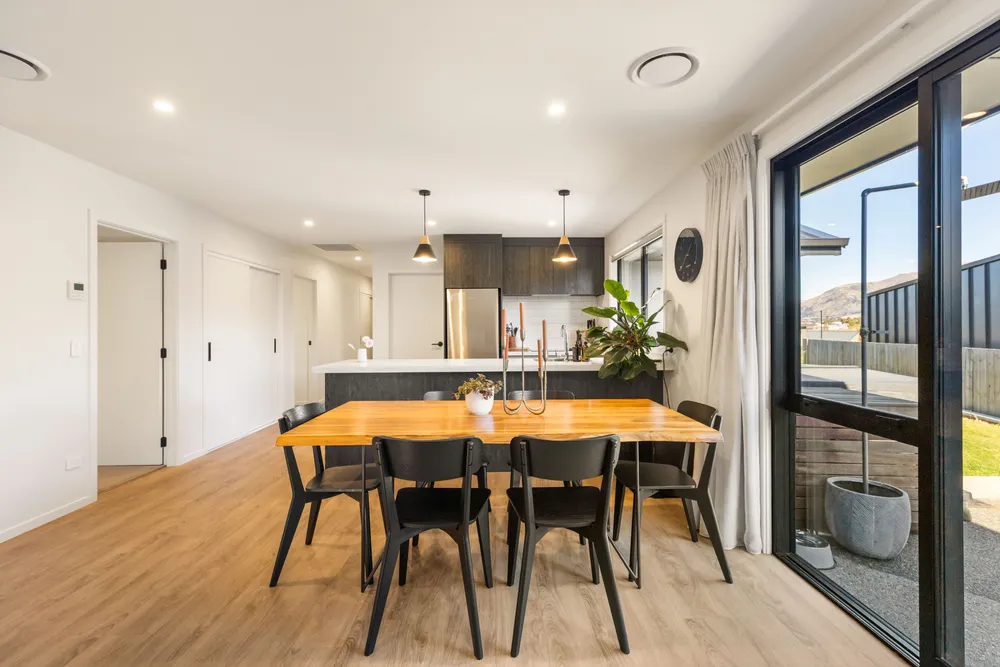Photos of 70 Kirimoko Crescent
