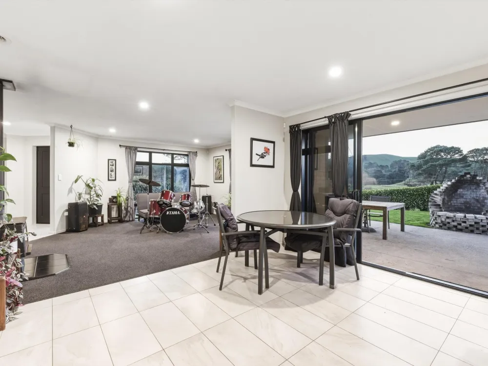 Photos of 264 McPhail Road