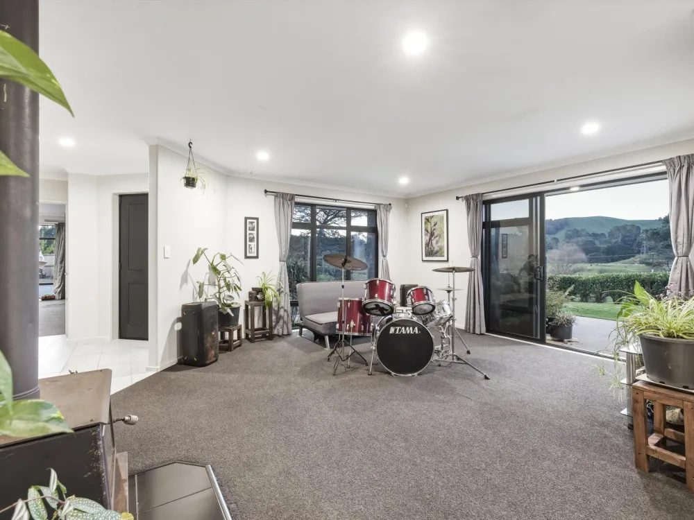 Photos of 264 McPhail Road