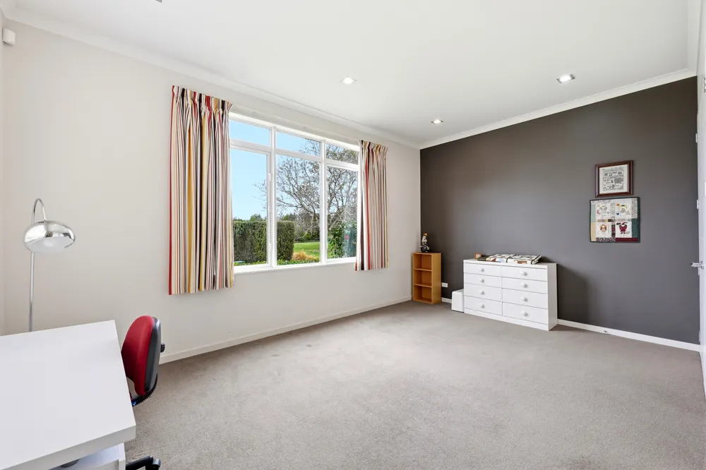 Photos of 106 Gardiners Road