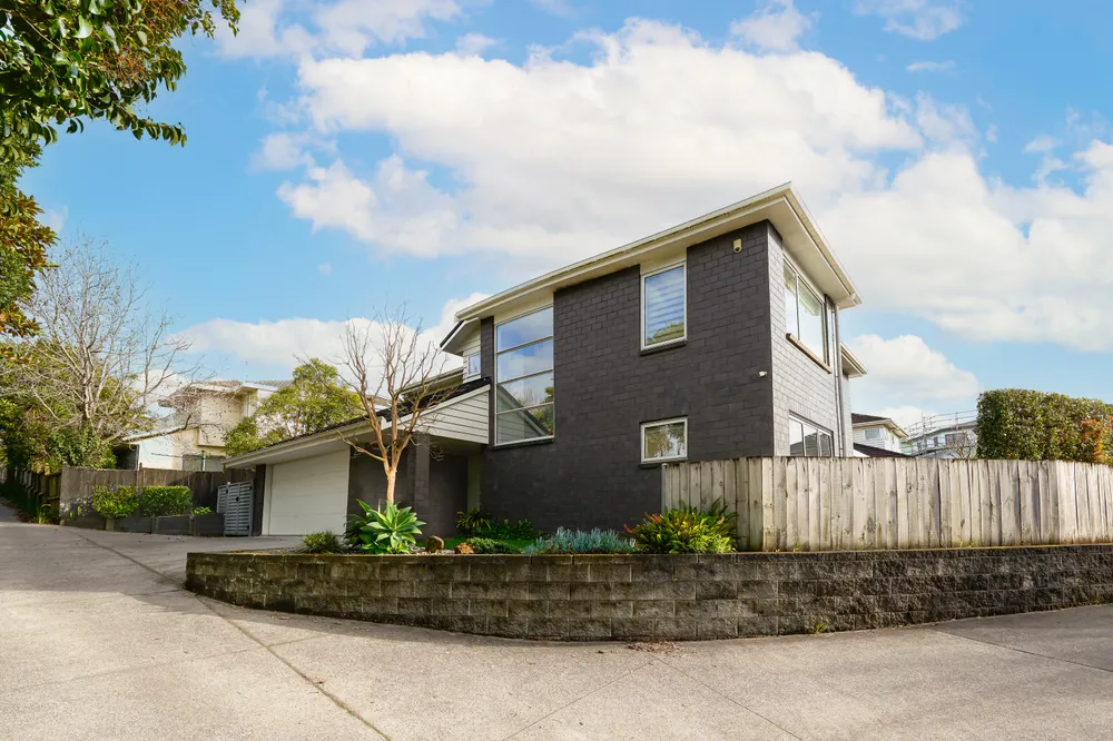 Photos of 15 Forrest Hill Road