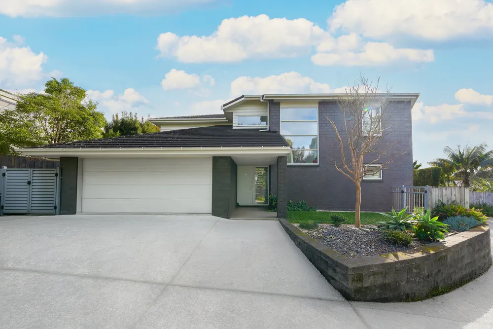 Photos of 15 Forrest Hill Road