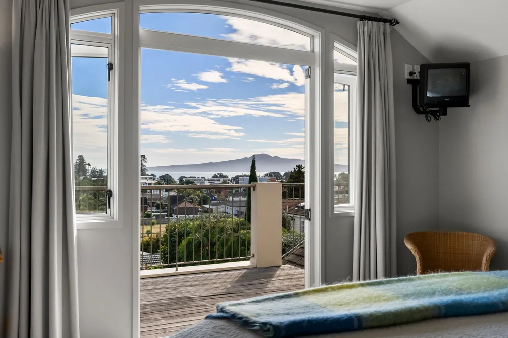Photos of 4 Codrington Crescent