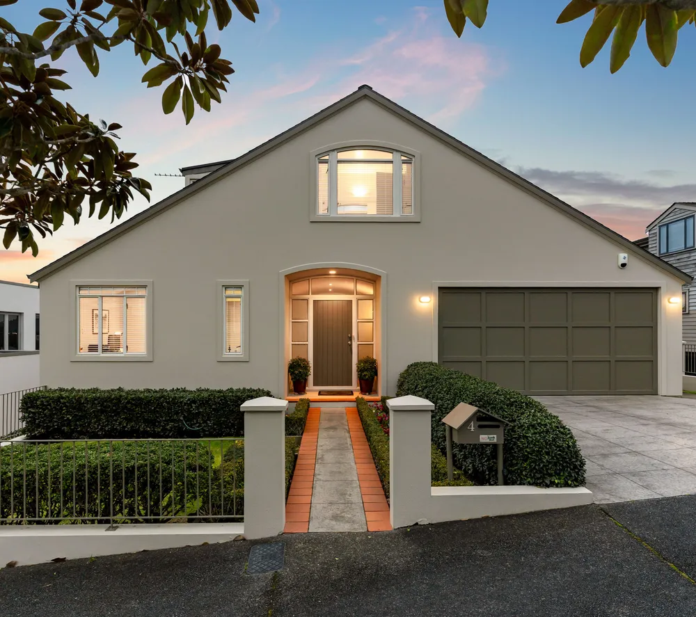 Photos of 4 Codrington Crescent