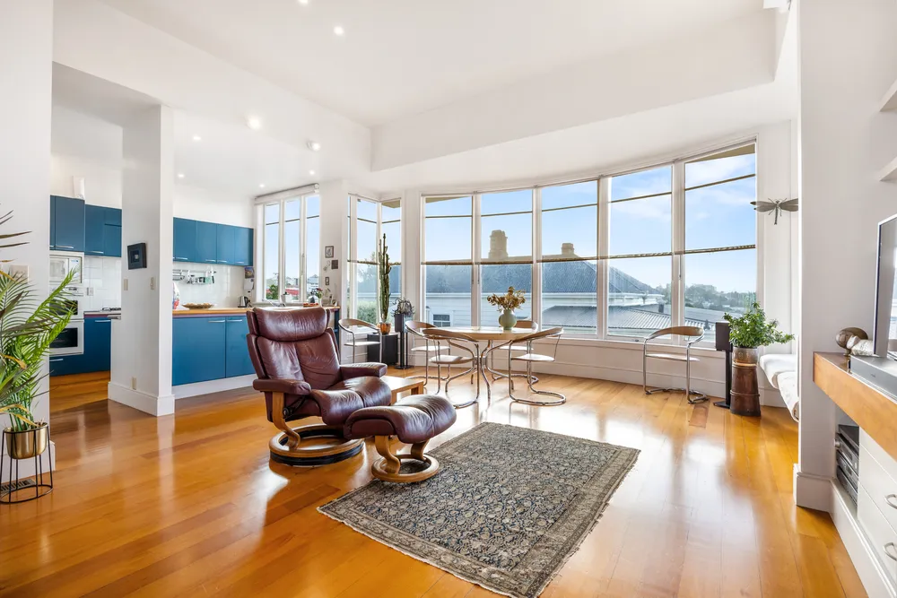 Photos of 85 Bassett Road