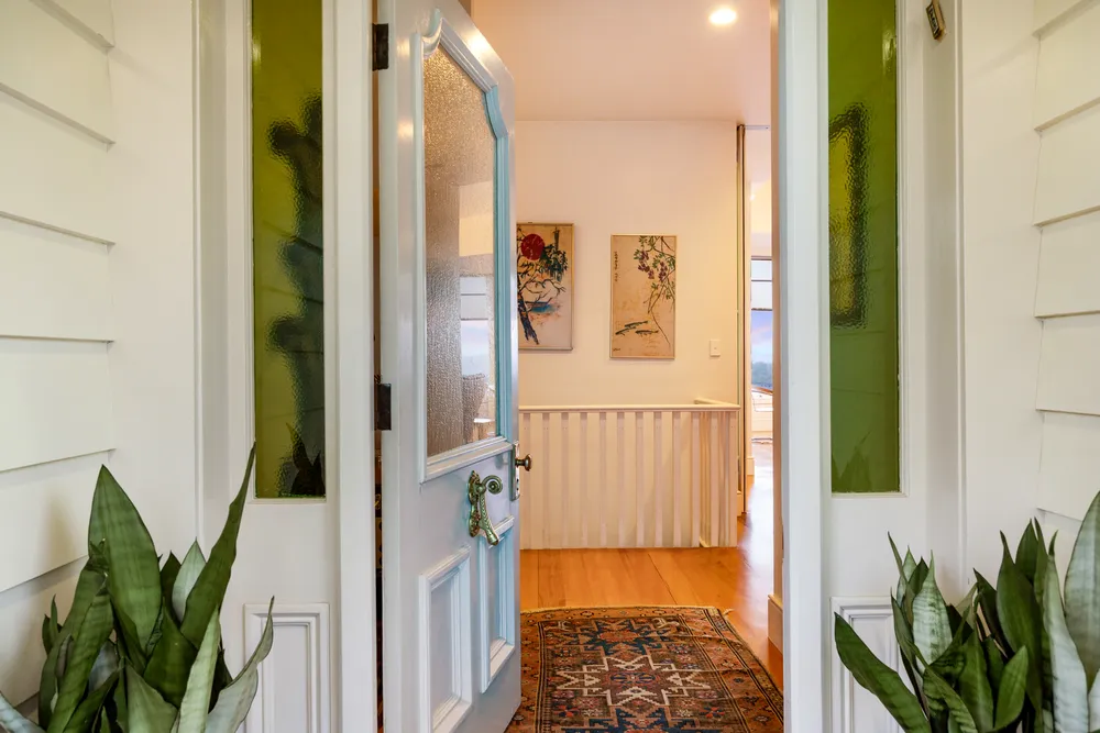 Photos of 85 Bassett Road