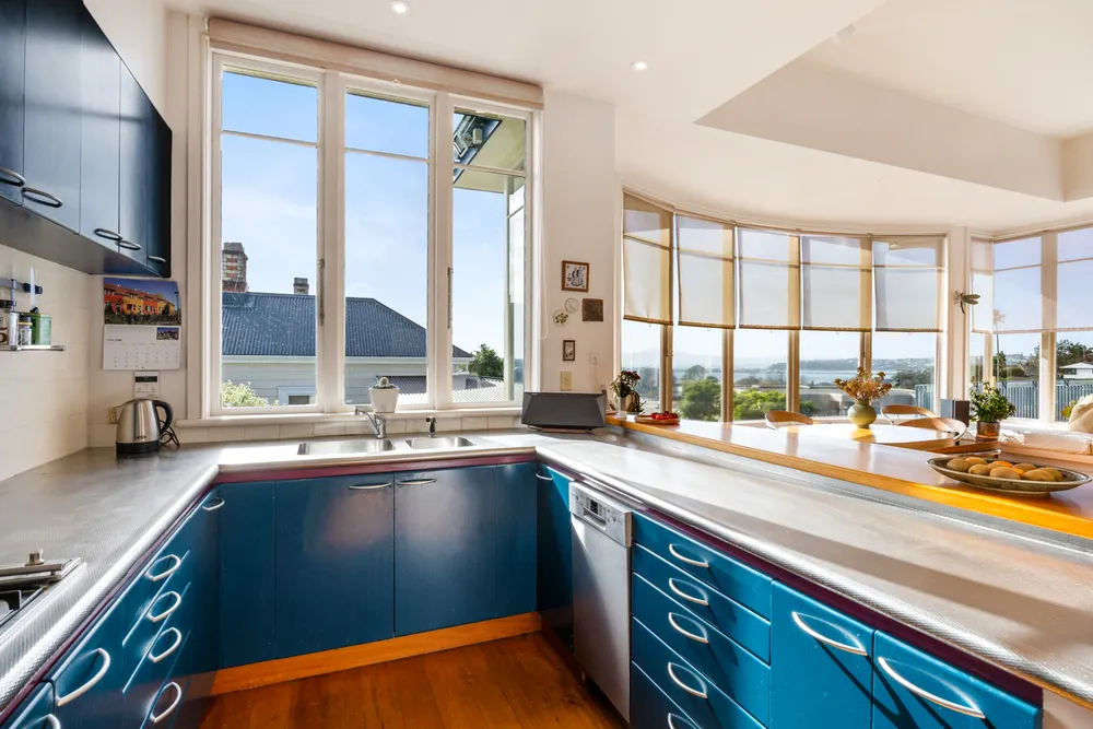 Photos of 85 Bassett Road