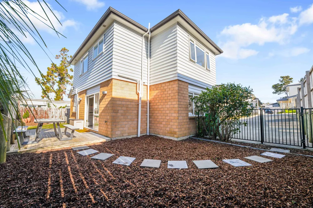 Photos of 40B Roberts Road
