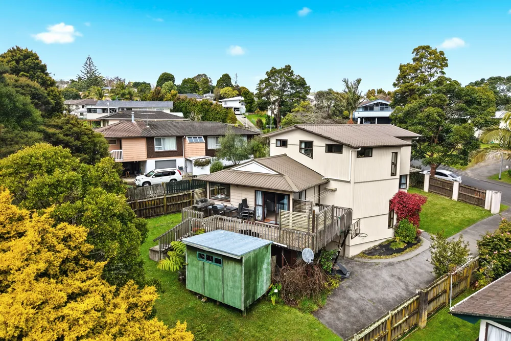 Photos of 32 Glastron Place