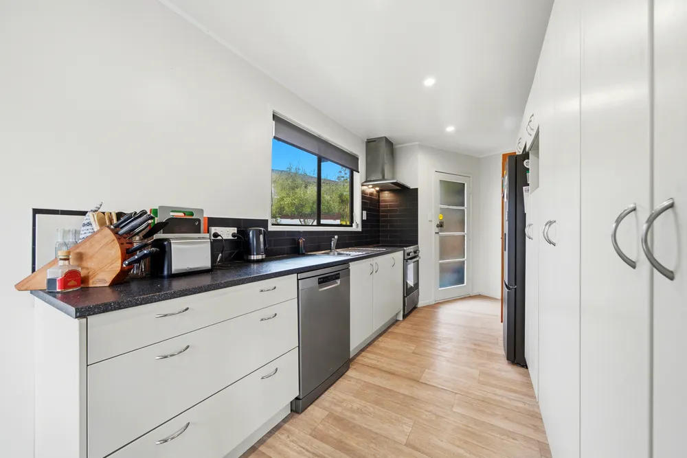 Photos of 32 Glastron Place