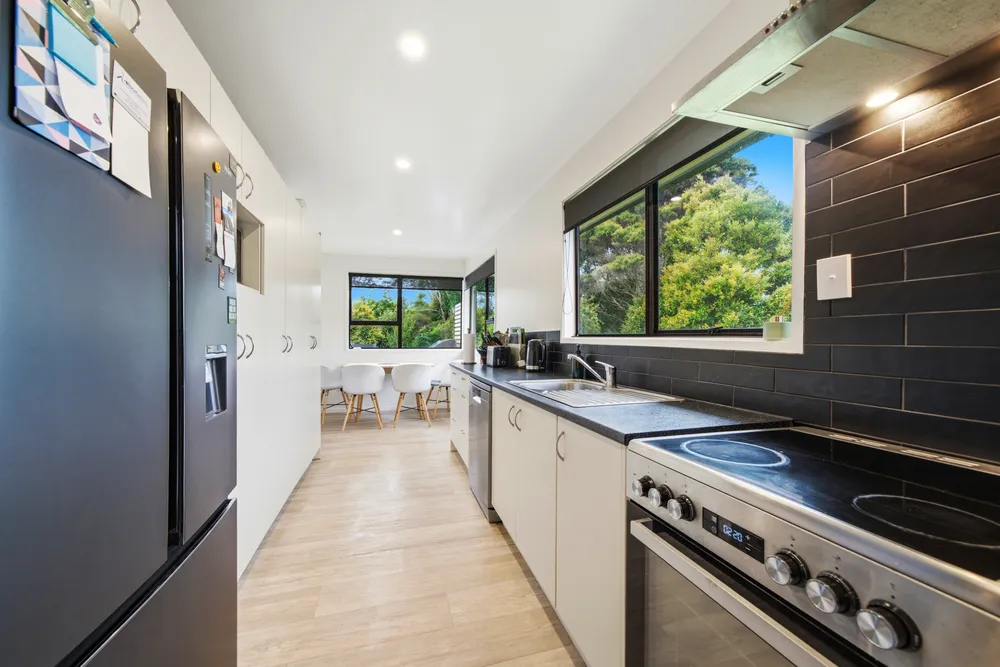 Photos of 32 Glastron Place