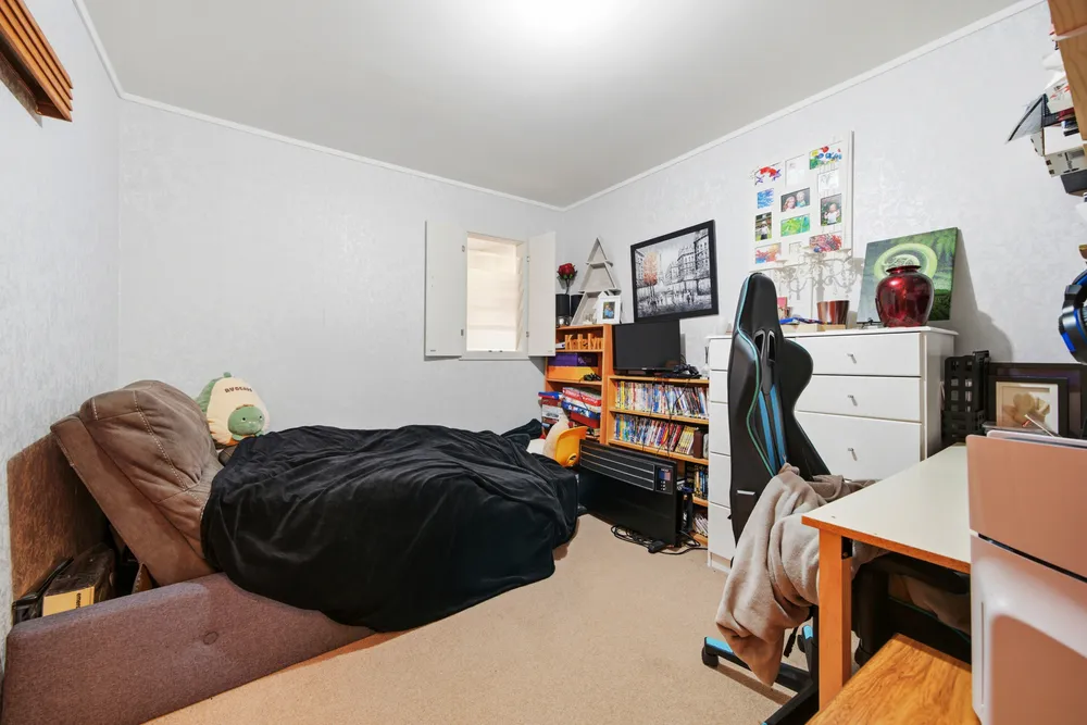 Photos of 32 Glastron Place