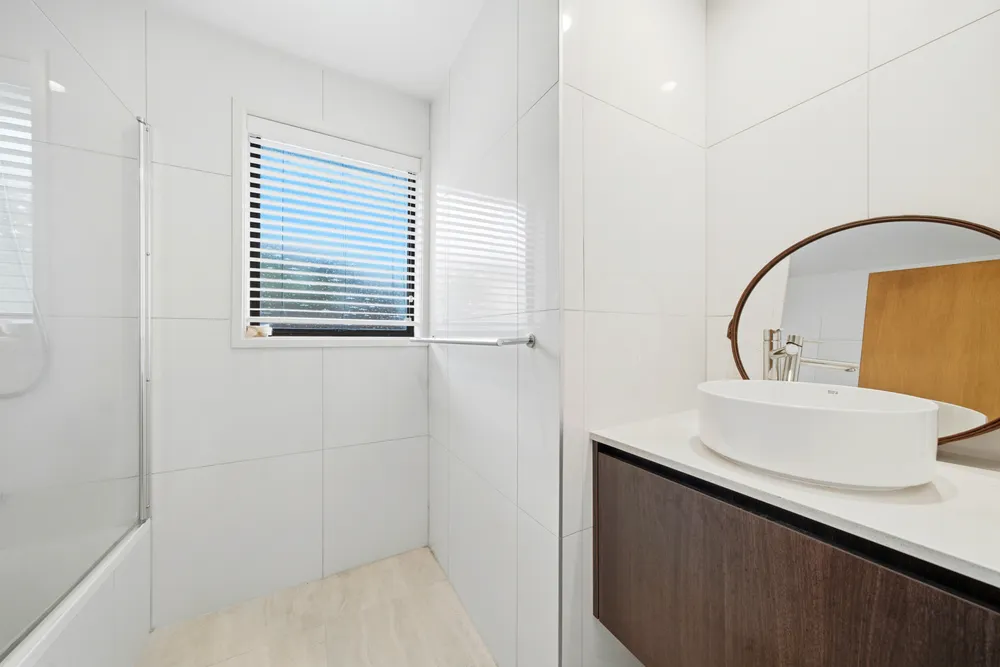 Photos of 32 Glastron Place