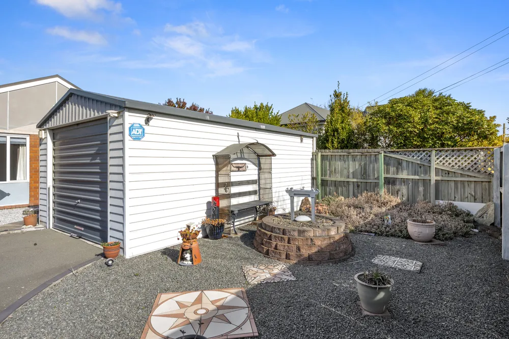 Photos of 84A Mackworth Street