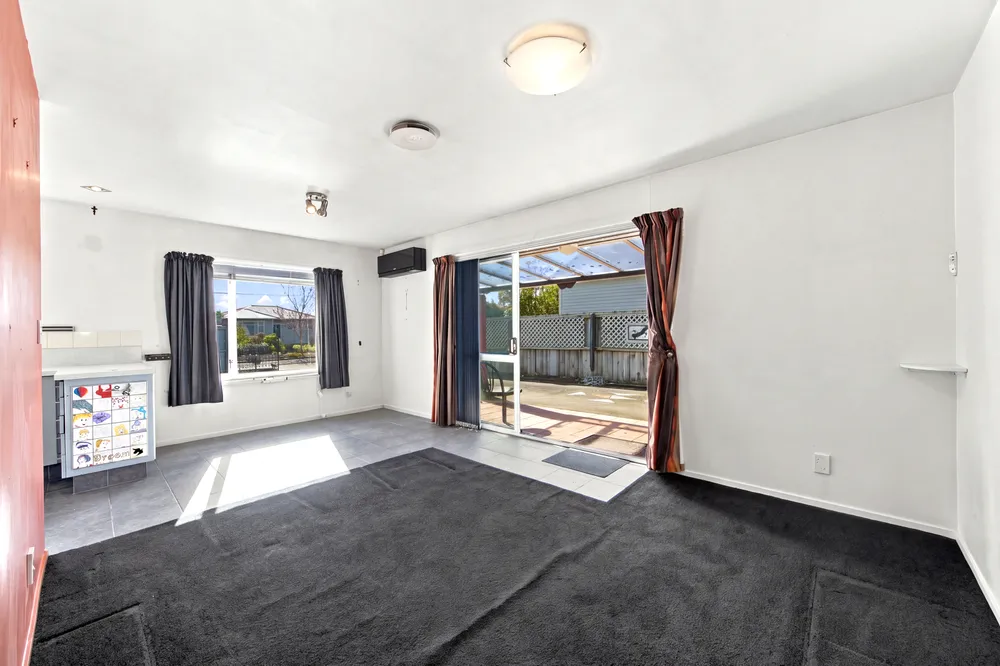 Photos of 84A Mackworth Street