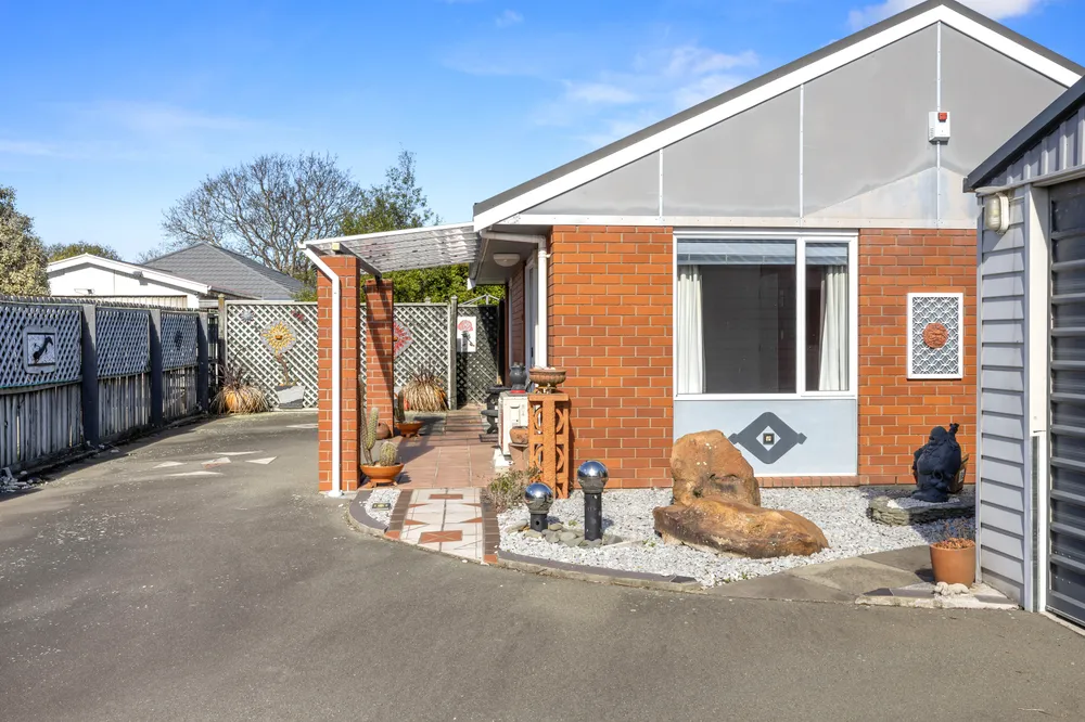 Photos of 84A Mackworth Street