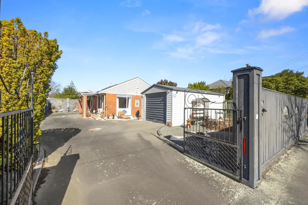 Photos of 84A Mackworth Street