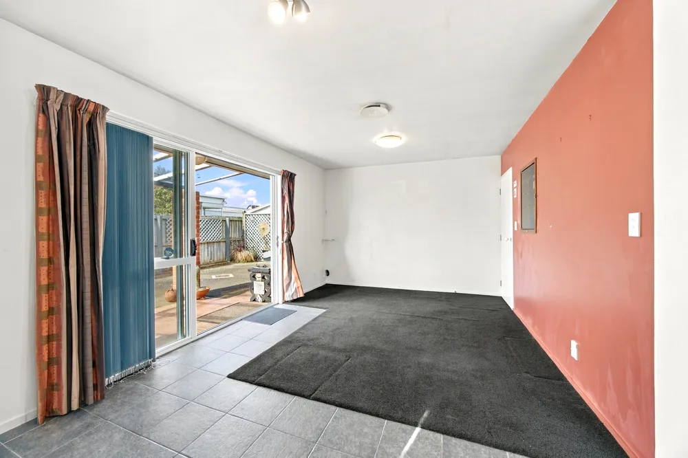 Photos of 84A Mackworth Street
