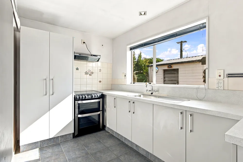 Photos of 84A Mackworth Street