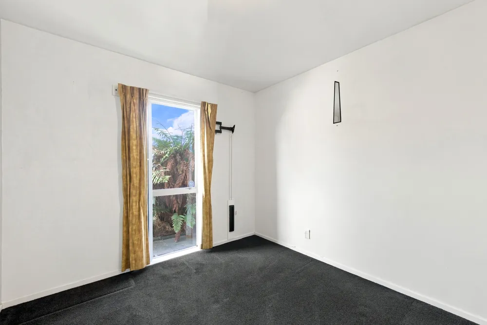 Photos of 84A Mackworth Street