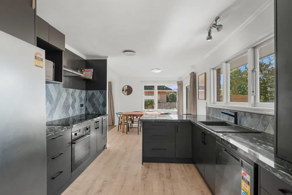 Photos of 24 Teesdale Street