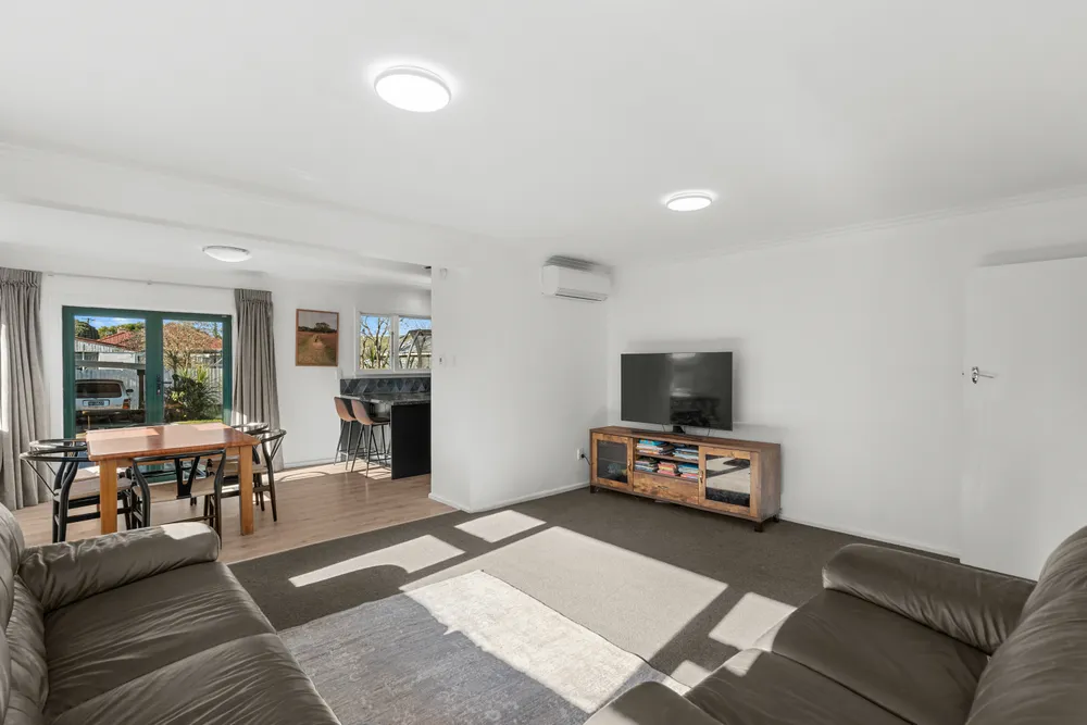 Photos of 24 Teesdale Street