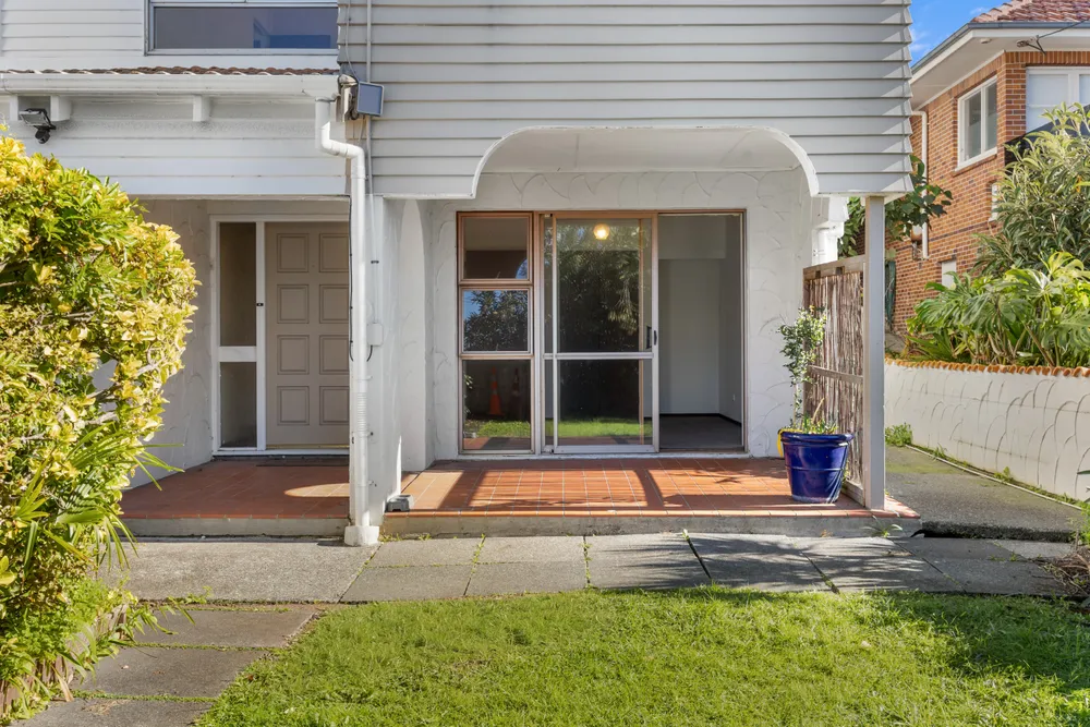 Photos of 346A Beach Road