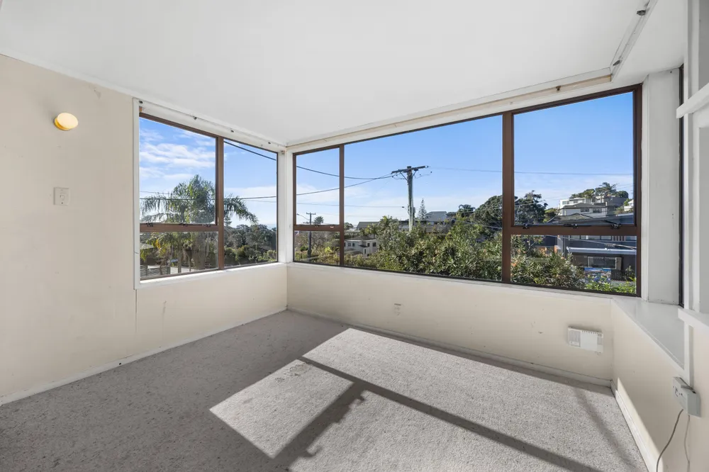 Photos of 346A Beach Road