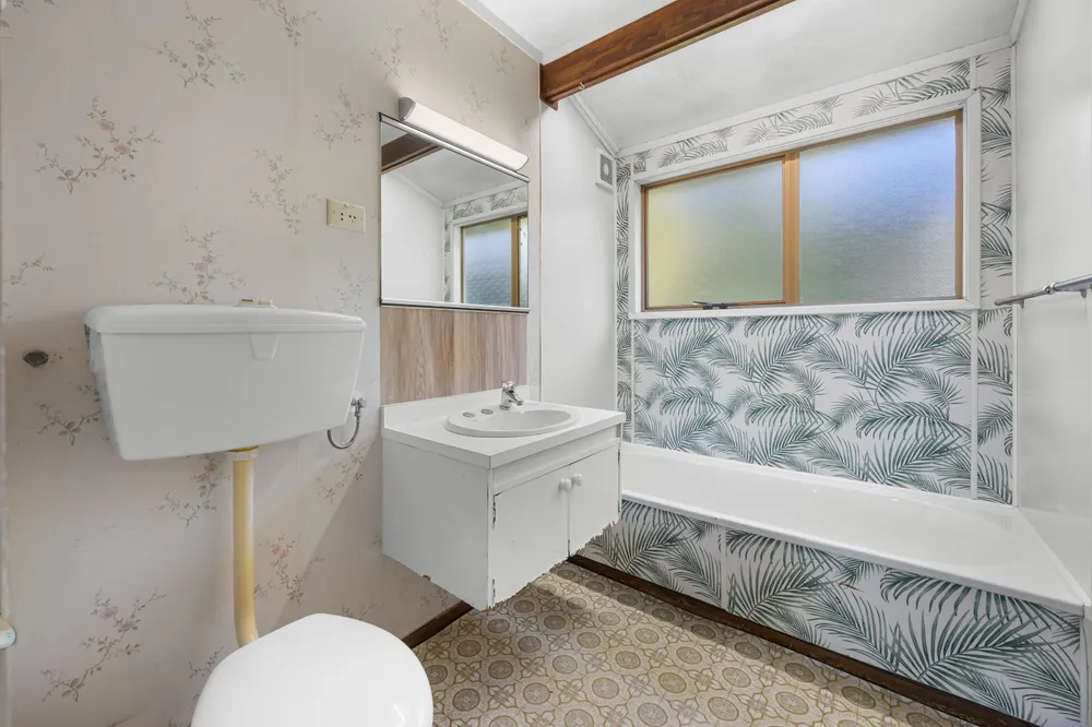 Photos of 346A Beach Road