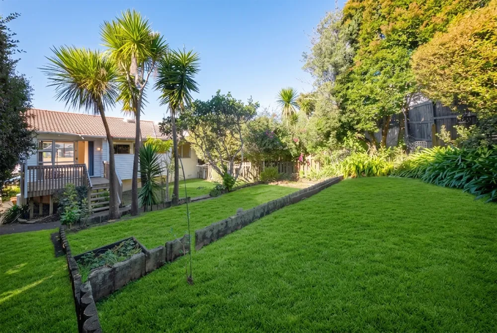 Photos of 346A Beach Road
