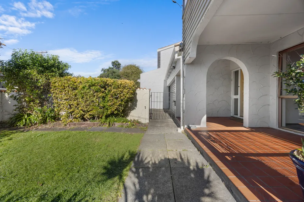Photos of 346A Beach Road