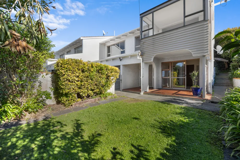Photos of 346A Beach Road