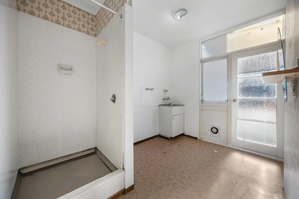 Photos of 346A Beach Road