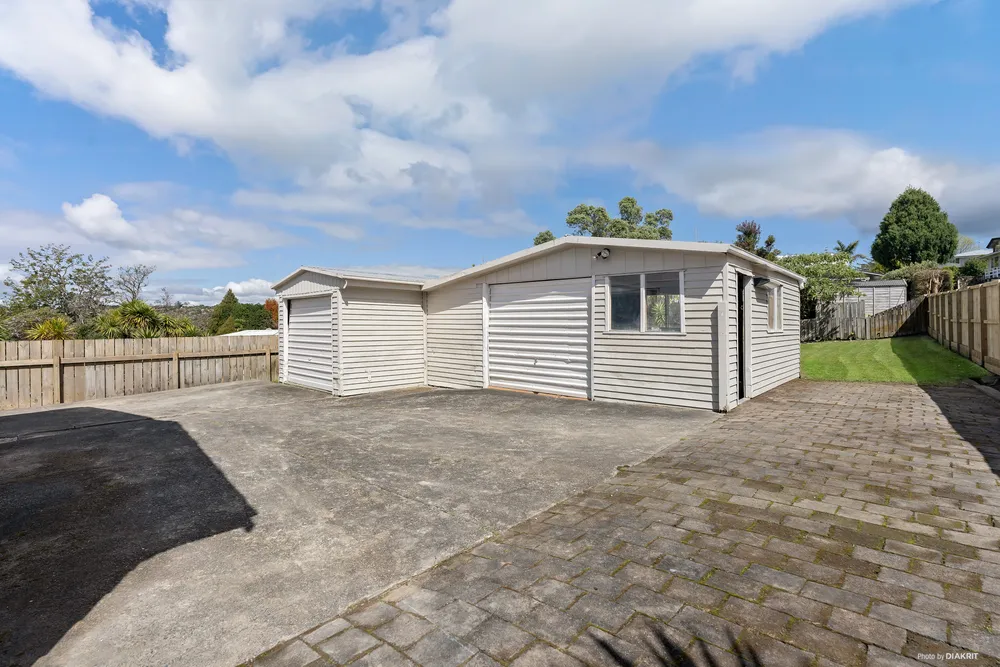 Photos of 52 Glengarry Road