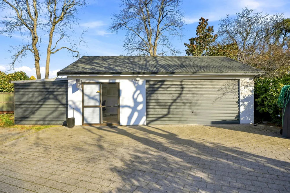 Photos of 102 Paparoa Street