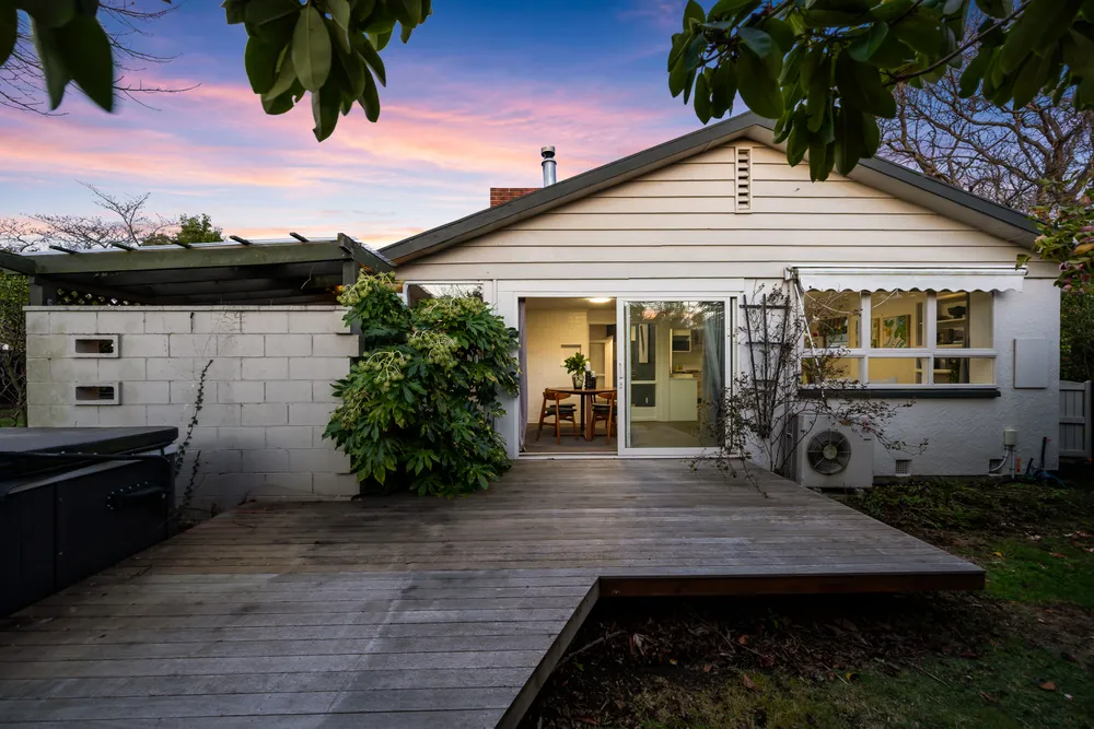 Photos of 102 Paparoa Street