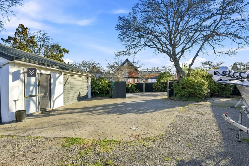 Photos of 102 Paparoa Street