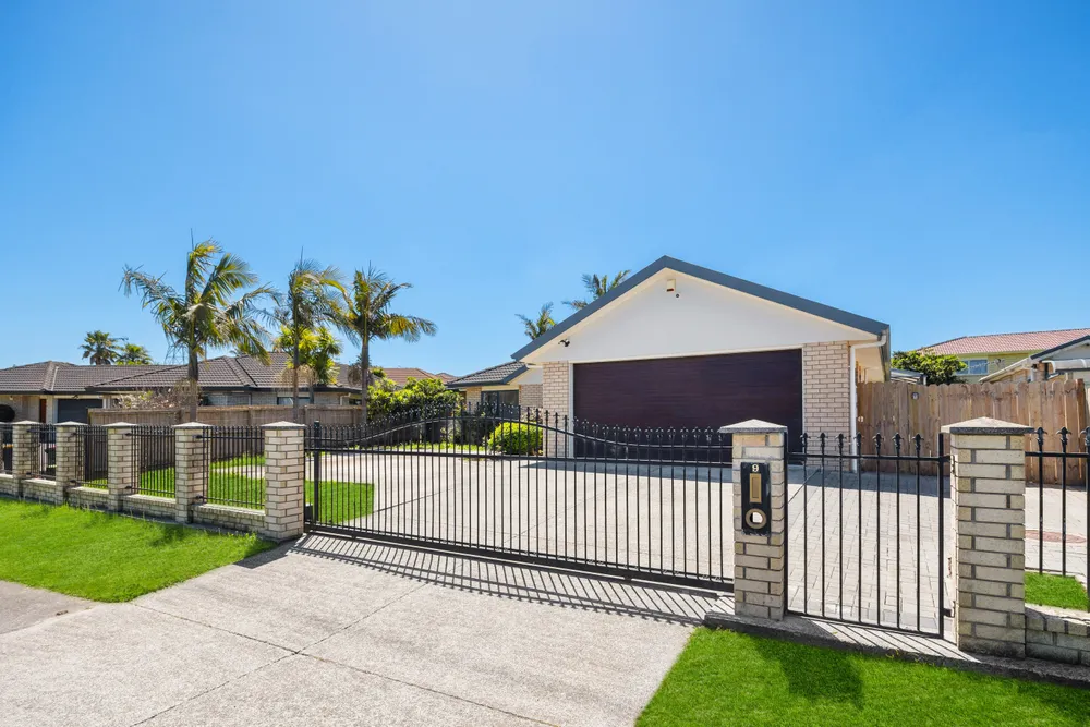 Photos of 9 Whetstone Road