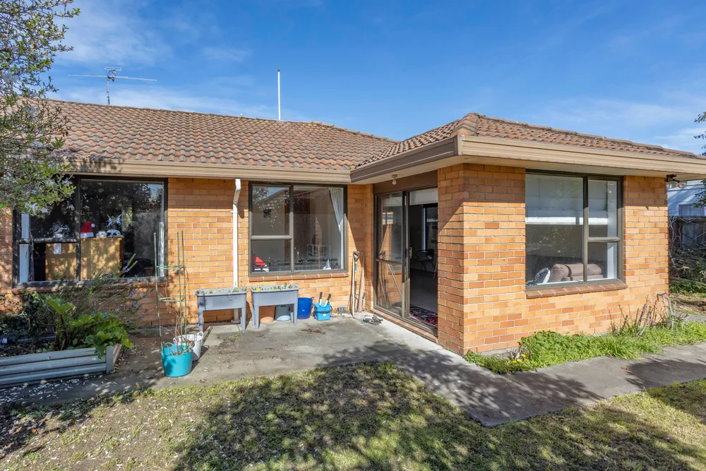 Photos of 2/131 Carmen Road