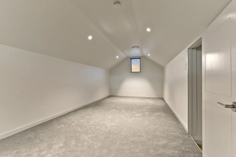 Photos of 70 Maurice Kelly Road