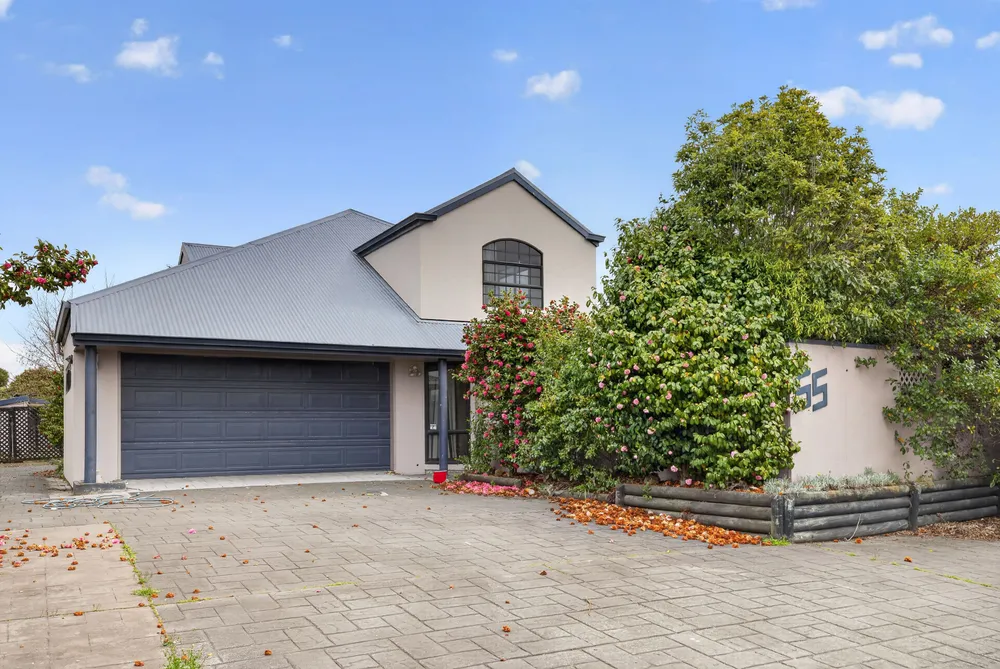 Photos of 55 Lowry Avenue