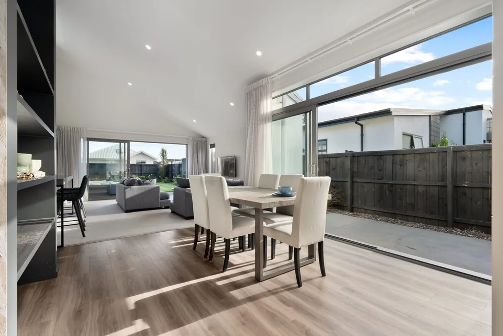Photos of 27 Finstock Way