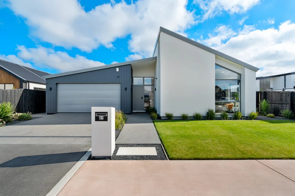 Photos of 27 Finstock Way