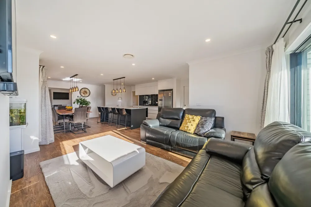 Photos of 111 Queen Charlotte Drive