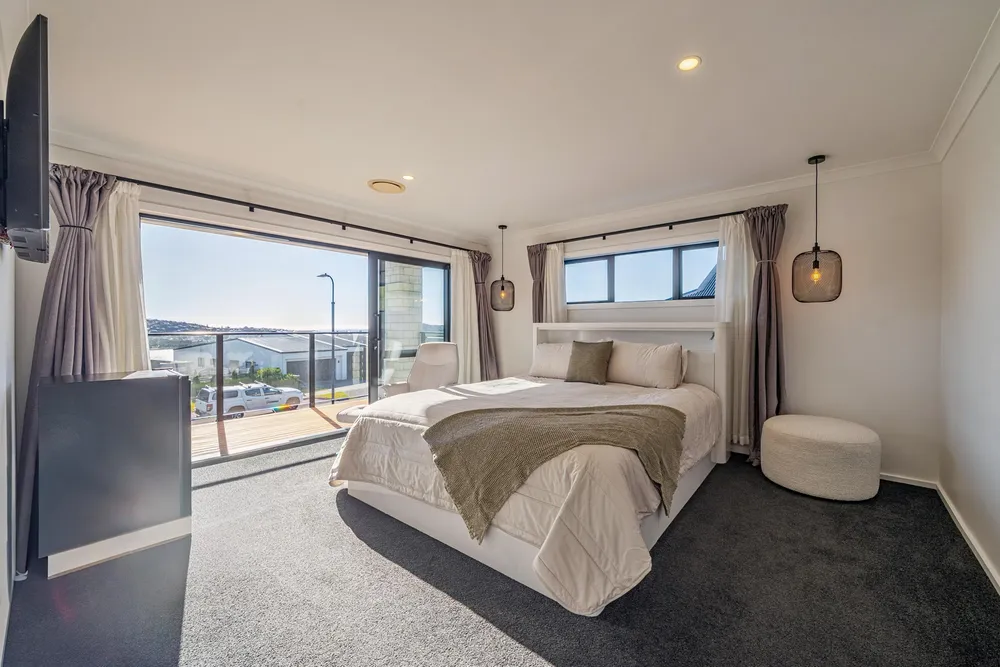 Photos of 111 Queen Charlotte Drive
