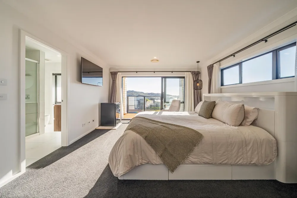 Photos of 111 Queen Charlotte Drive
