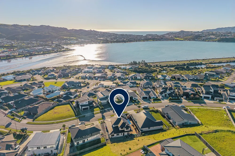 Photos of 111 Queen Charlotte Drive